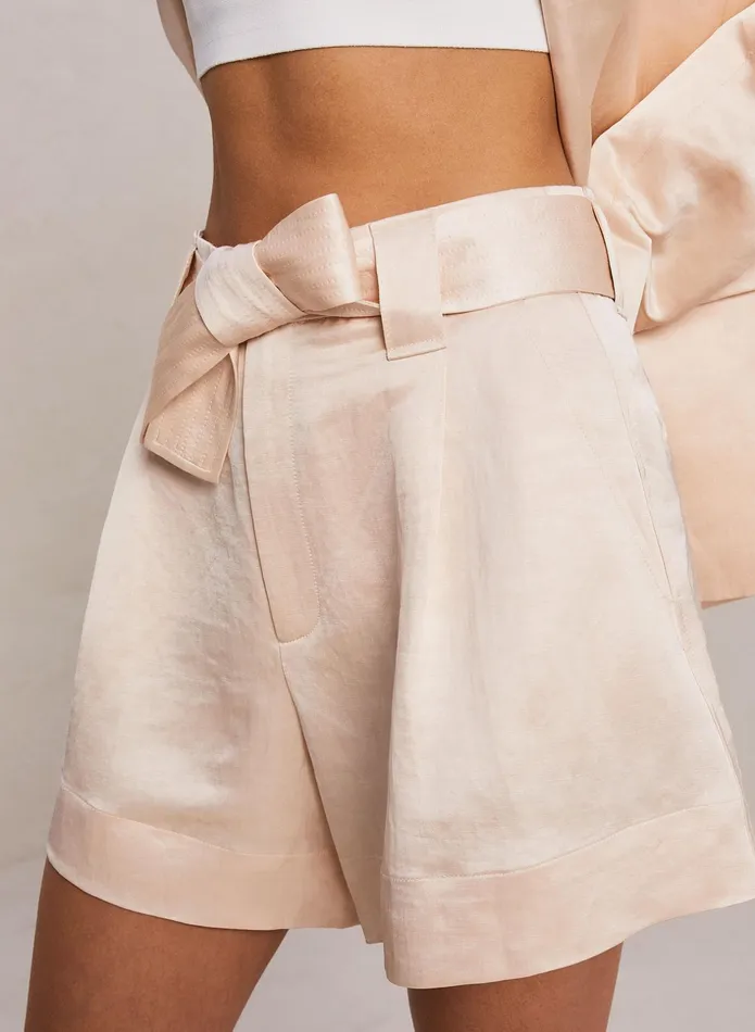 ALC Bottoms Dempsey Linen Shine Short Light Buff 8211 Women