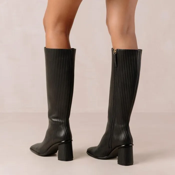 ALOHAS Boots Women East Pleated Black