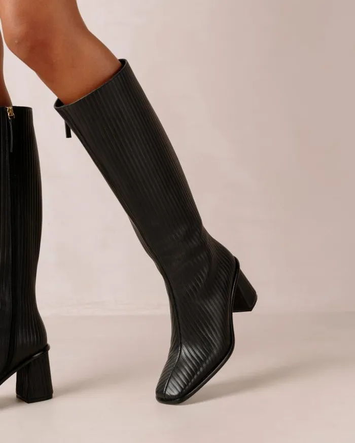 ALOHAS Boots Women East Pleated Black