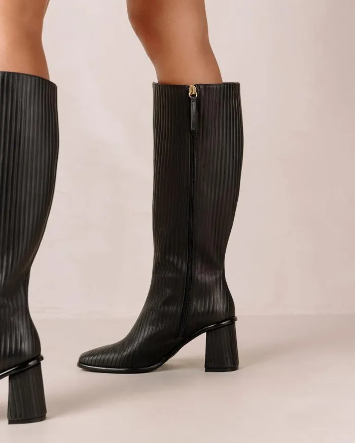 ALOHAS Boots Women East Pleated Black