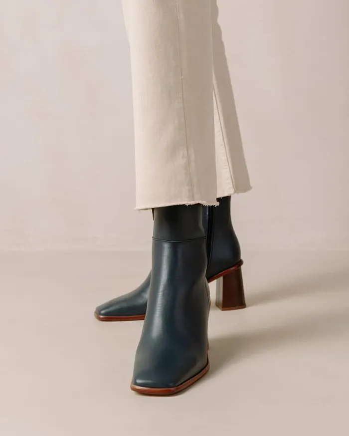 ALOHAS Boots Women West Vintage 8211 Blue Leather Boots