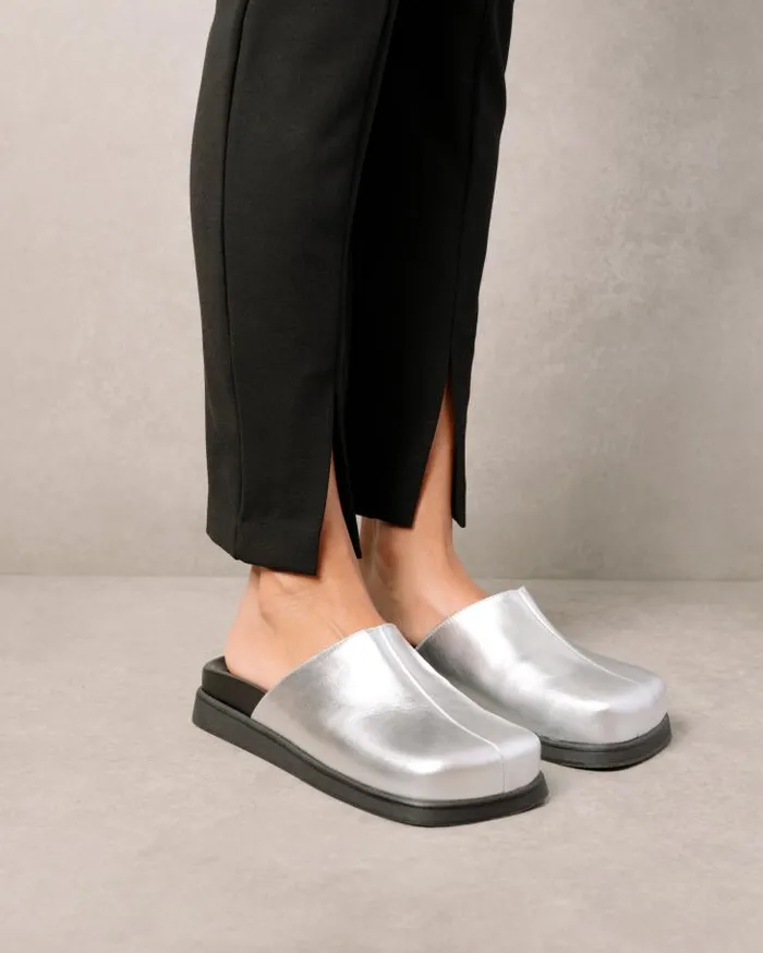 ALOHAS Clogs Women Whiz Shimmer 8211 Silver Leather Mules