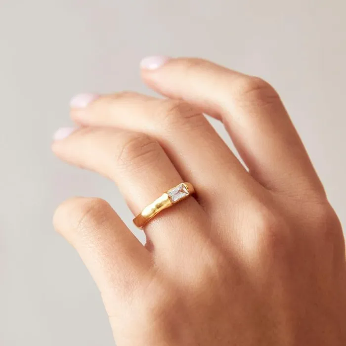 ALOHAS Jewelry Women Beaumont 8211 Gold And Crystal Ring