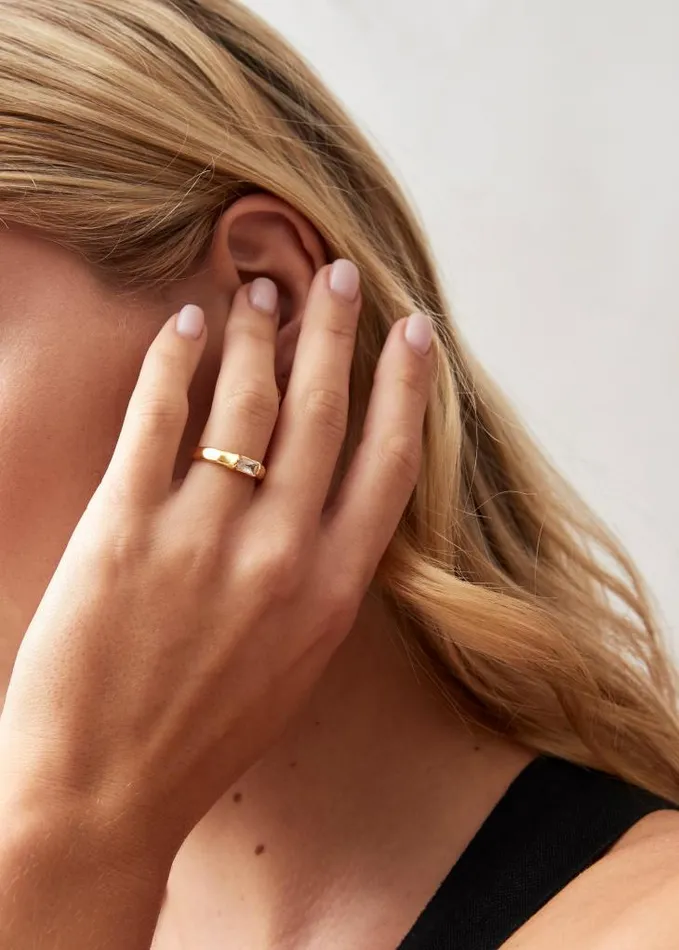 ALOHAS Jewelry Women Beaumont 8211 Gold And Crystal Ring