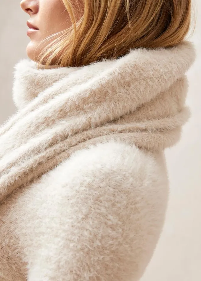 ALOHAS Knitwear Women Suave 8211 Ecru Knitted Scarf