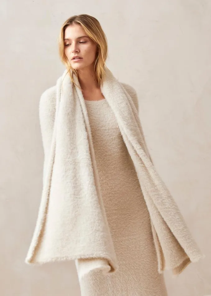 ALOHAS Knitwear Women Suave 8211 Ecru Knitted Scarf