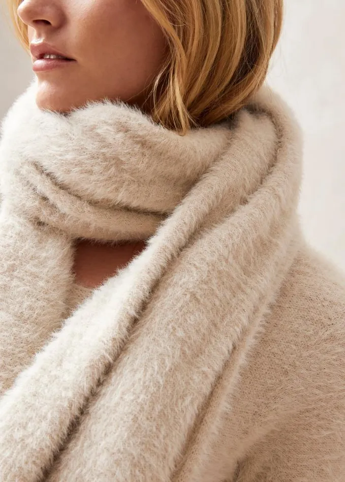ALOHAS Knitwear Women Suave 8211 Ecru Knitted Scarf