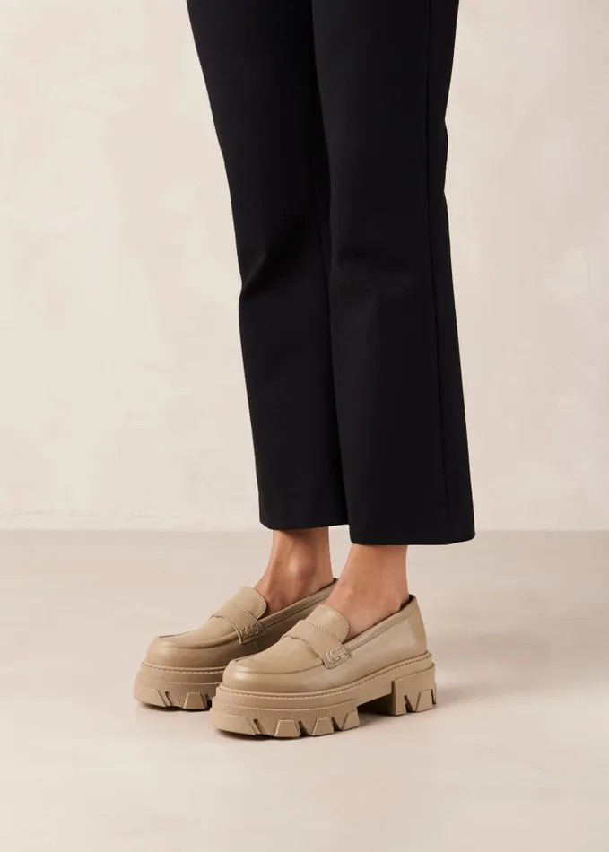 ALOHAS Loafers Women Trailblazer 8211 Beige Chunky Loafers
