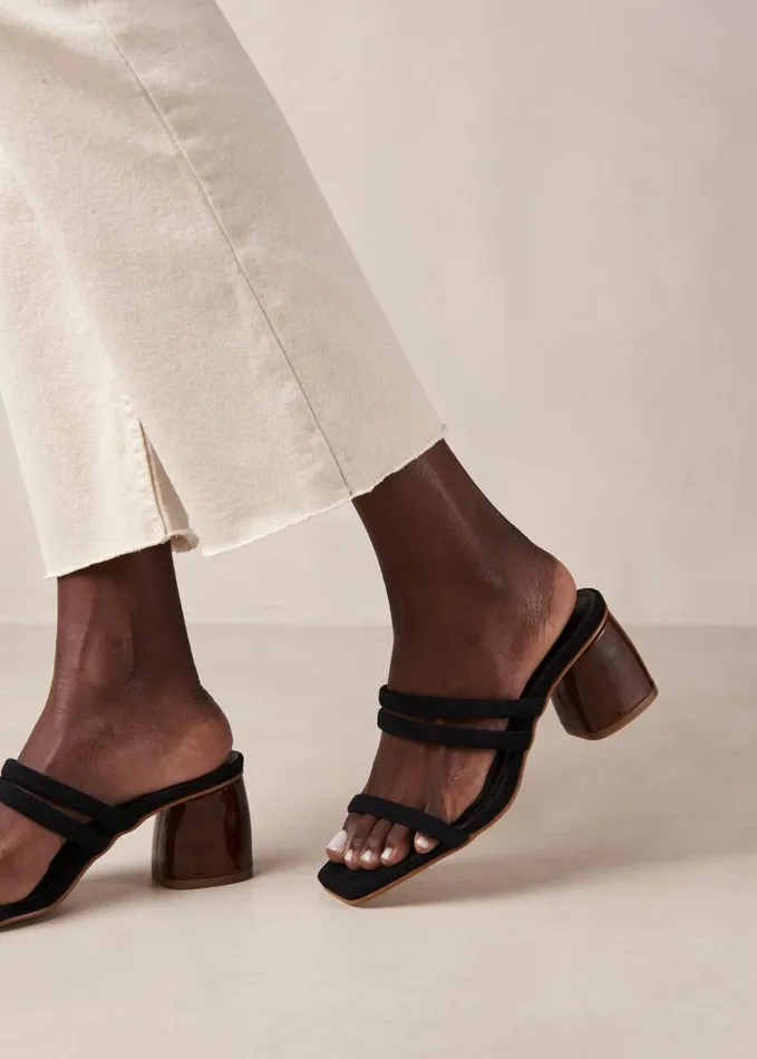 ALOHAS Mules Women Indiana 8211 Black Suede Sandals