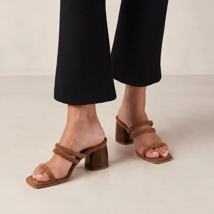 ALOHAS Mules Women Indiana Brown