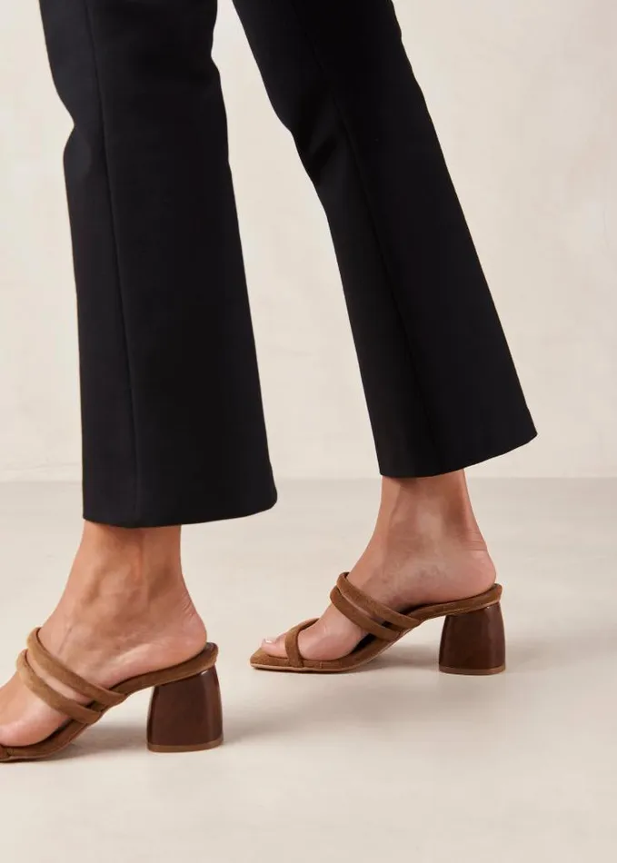 ALOHAS Mules Women Indiana Brown
