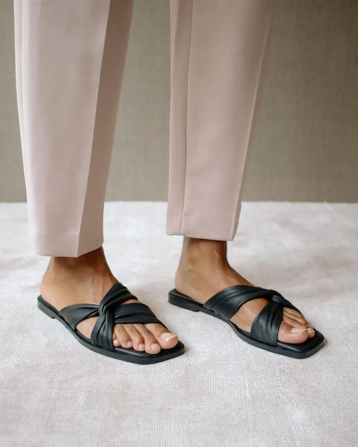 ALOHAS Mules Women Nomad 8211 Black Leather Sandals