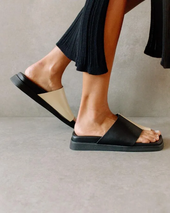 ALOHAS Mules Women Toe Ring Flop 8211 Black And White Leather Sandals