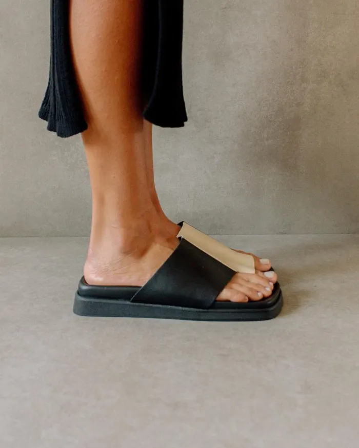 ALOHAS Mules Women Toe Ring Flop 8211 Black And White Leather Sandals