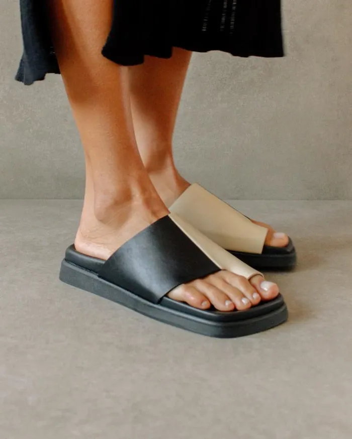 ALOHAS Mules Women Toe Ring Flop 8211 Black And White Leather Sandals