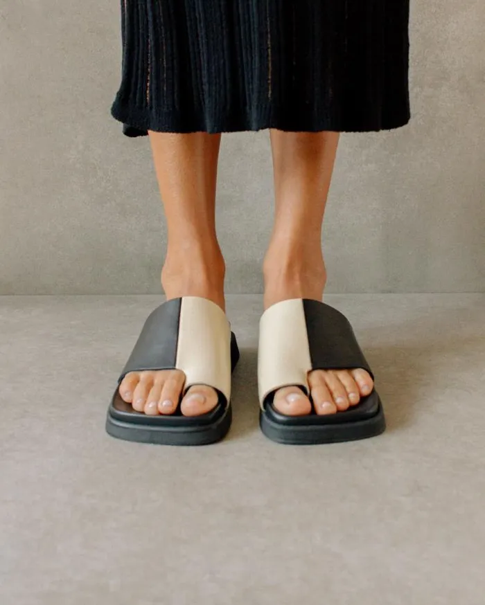 ALOHAS Mules Women Toe Ring Flop 8211 Black And White Leather Sandals