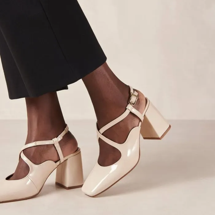 ALOHAS Pumps Women Reggie 8211 Cream Patent Leather Pumps