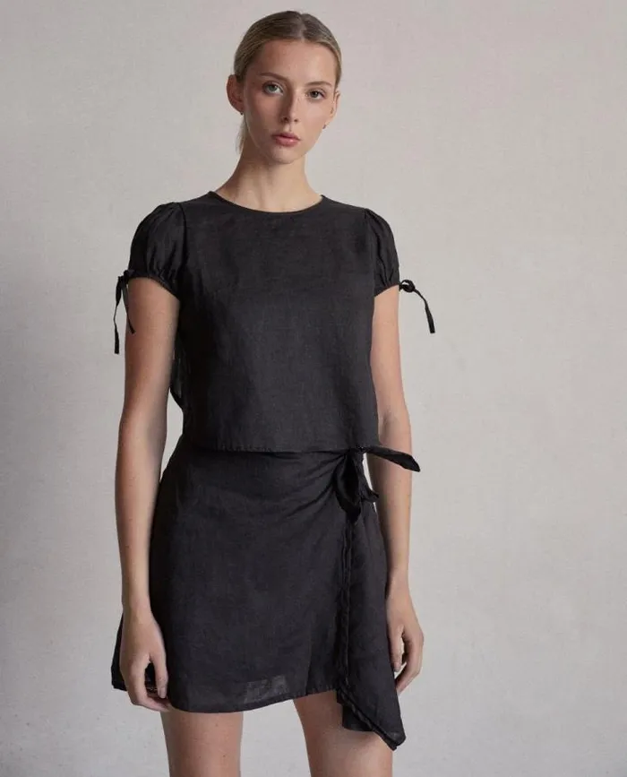 ALOHAS Tops Women Dreamland 8211 Black Linen Top