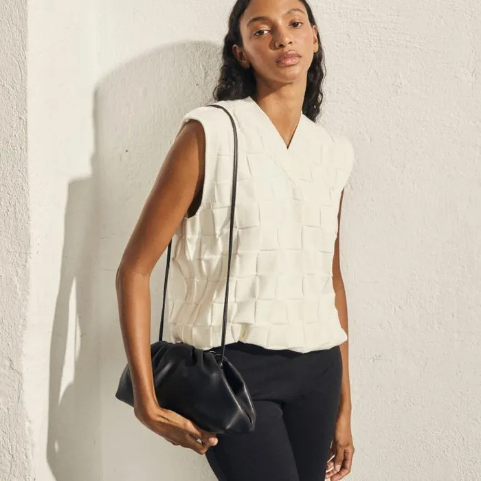 ALOHAS Tops Women Full Time 8211 White Knit Vest