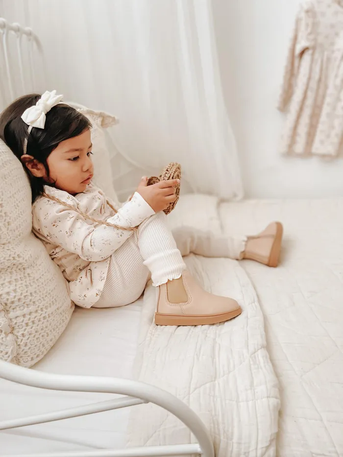 Baby Nisolo Baby Toddler and Kids Shoes Hard Sole Chelsea Boot Honey