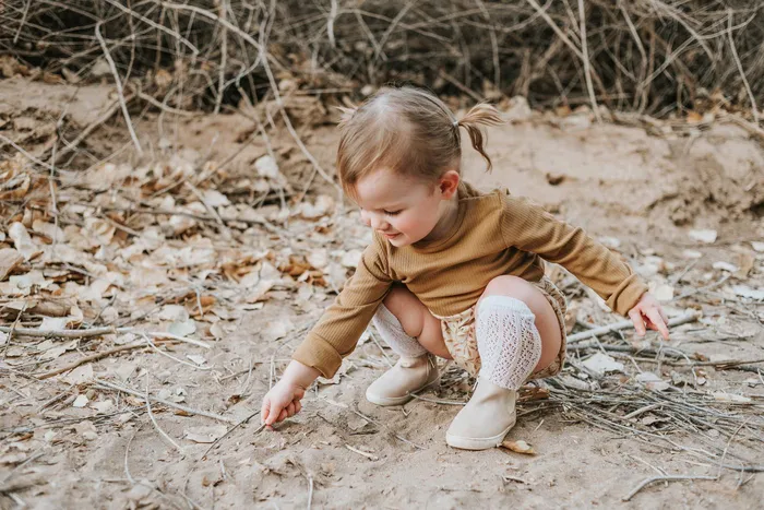 Baby Nisolo Baby Toddler and Kids Shoes Hard Sole Waxed Leather Chelsea Boot Vail Cream