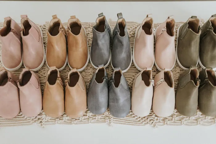 Baby Nisolo Baby Toddler and Kids Shoes Hard Sole Waxed Leather Chelsea Boot Vail Cream