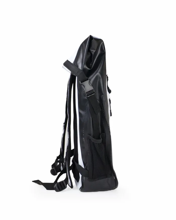 Body Glove Pumps Seaside 25L Waterproof Floatable Backpack 8211 White 8211 Boards