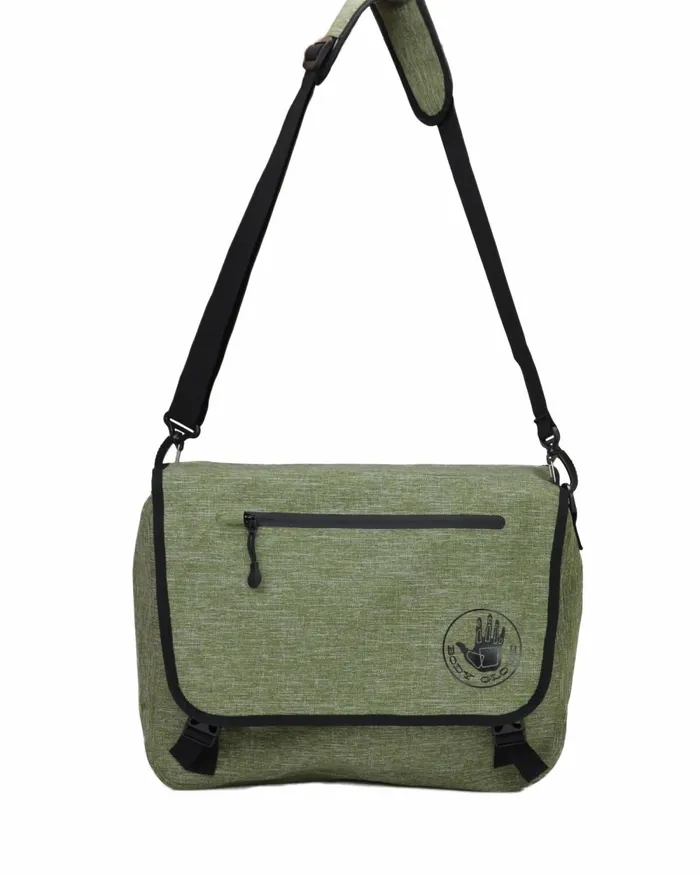 Body Glove Pumps Terramar Waterproof Messenger Bag 8211 Green 8211 Boards