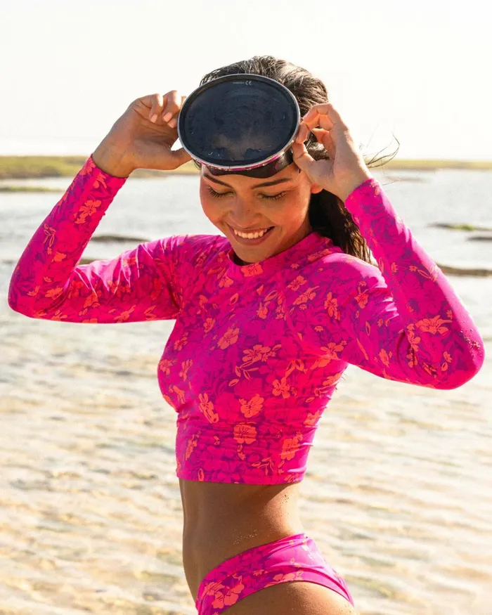 Body Glove Rash Guards Sun Protection Puako Let It Be Crop Rashguard 8211 Bubble Gum Puako 8211 Women