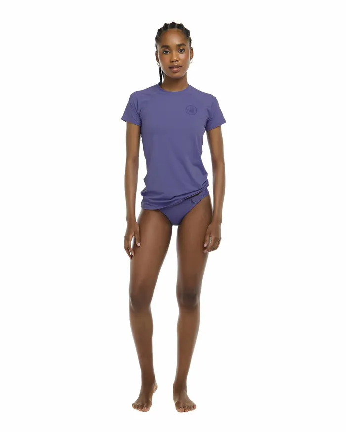 Body Glove Rash Guards Sun Protection Smoothies In Motion Short Sleeve Rashguard 8211 Iris 8211 Women
