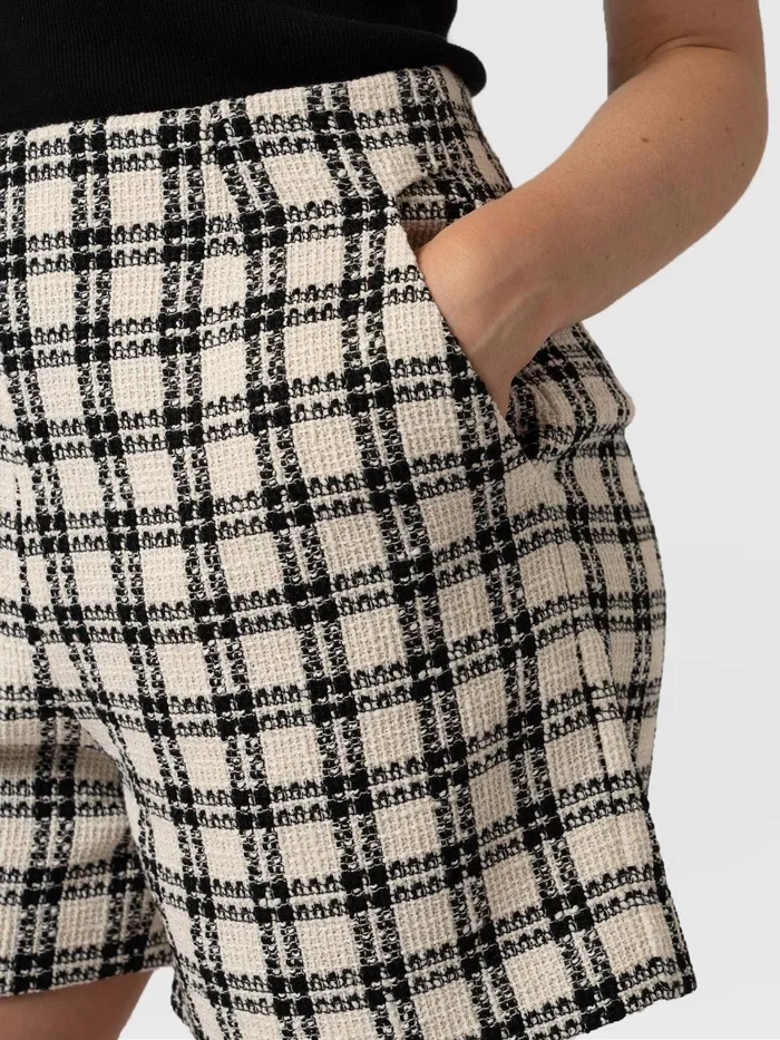 Carnaby Short 8211 Black and Cream Check Black and Cream Check Women Saint And Sofia Shorts