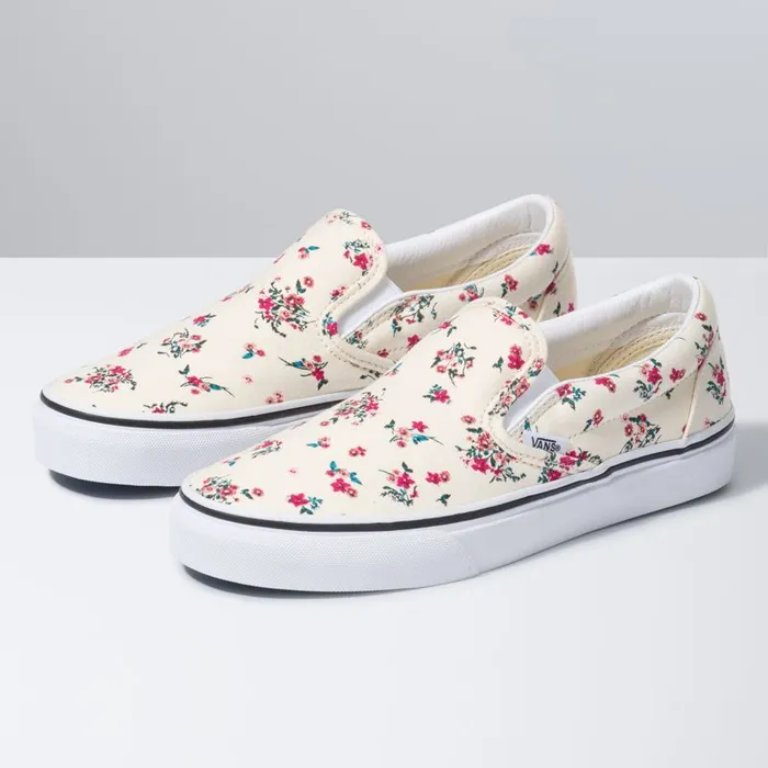 Classics Shoes MenWomen Vans Ditsy Floral Classic SlipOn Classic Whitetrue White