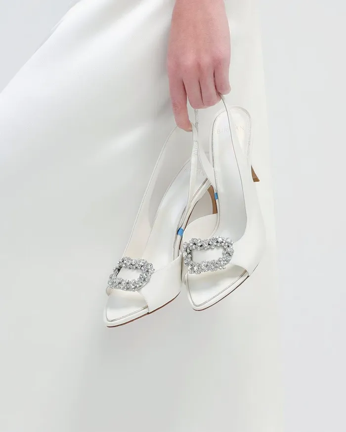 Designer Wedding Shoes 8211 Isla Crystal Bridal 85 Off White 8211 Alexandre Birman Bridal Off White Women Alexandre Birman Sandals