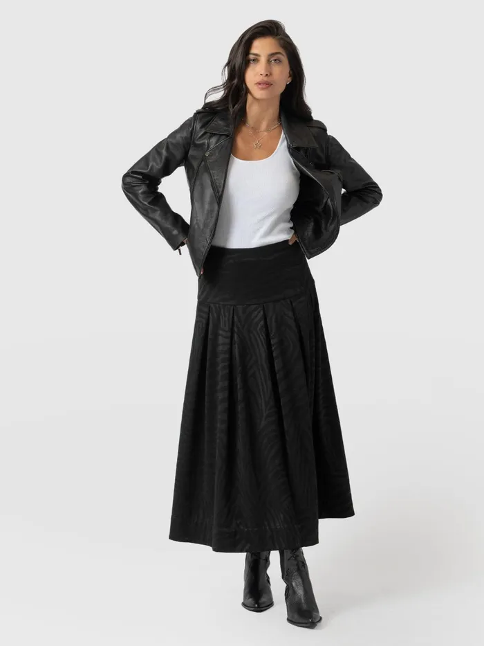 Everly Pleated Skirt 8211 Black Zebra Black Zebra Women Saint And Sofia Skirts Everly Pleated Skirt 8211 Black Zebra Black Zebra Women Saint And Sofia Skirts