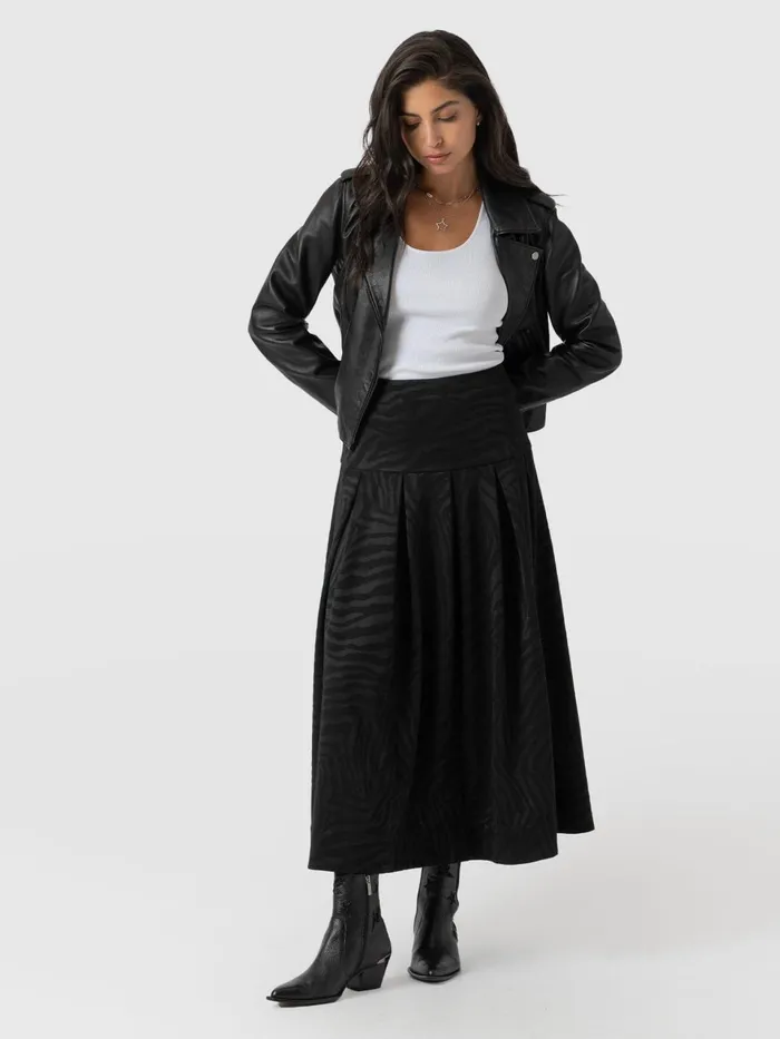 Everly Pleated Skirt 8211 Black Zebra Black Zebra Women Saint And Sofia Skirts
