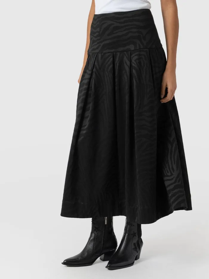 Everly Pleated Skirt 8211 Black Zebra Black Zebra Women Saint And Sofia Skirts