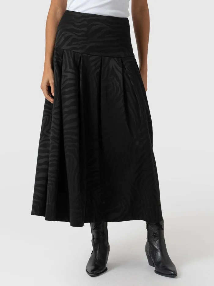 Everly Pleated Skirt 8211 Black Zebra Black Zebra Women Saint And Sofia Skirts