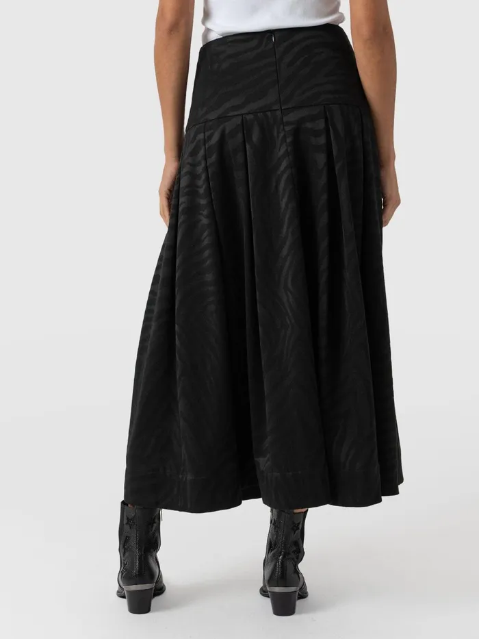 Everly Pleated Skirt 8211 Black Zebra Black Zebra Women Saint And Sofia Skirts