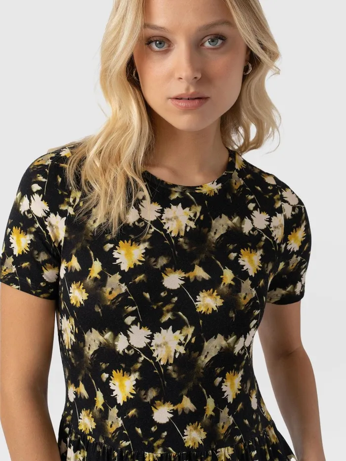 Greenwich Dress Short Sleeve 8211 Black Daisy Floral Black Daisy Floral Women Saint And Sofia Dresses