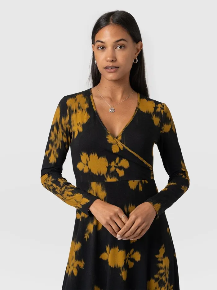 Maggie Wrap Midi Dress 8211 Yellow Fade Floral Yellow Fade Floral Women Saint And Sofia Dresses
