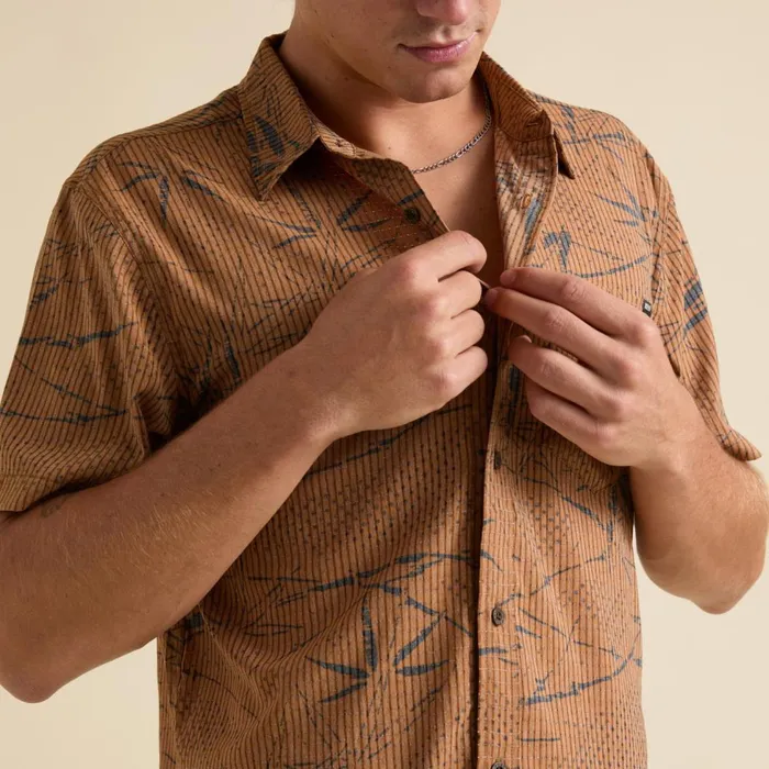Men Reef TShirts and Shirts Stanley Short Sleeve Woven Shirt Cathay Spice Men Reef TShirts and Shirts Stanley Short Sleeve Woven Shirt Cathay Spice