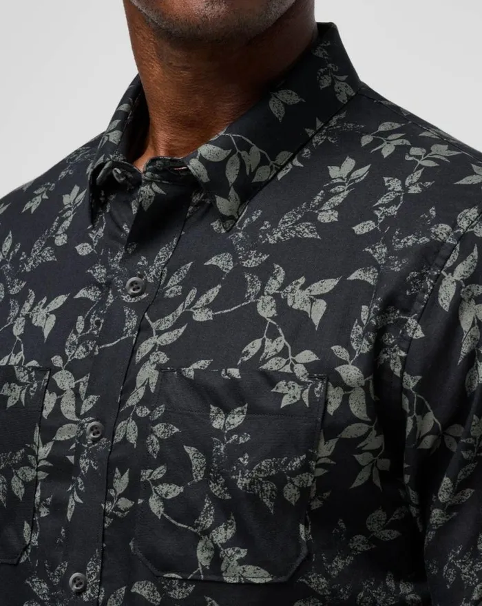Men SEARCHLIGHT BUTTONUP Black TravisMathew ButtonUps