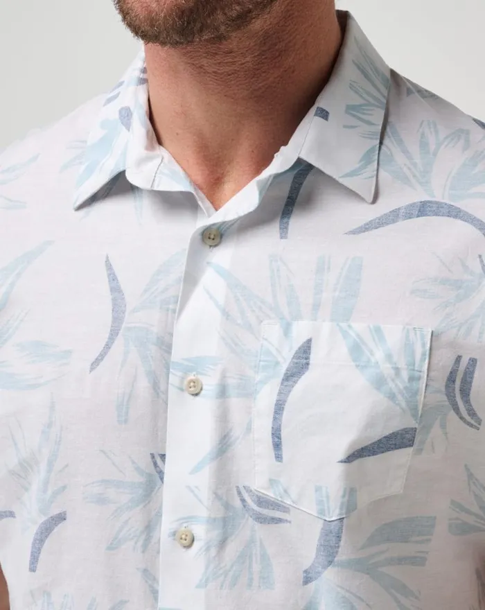 Men THE THICK OF IT BUTTONUP Whitequiet Harbor TravisMathew ButtonUps