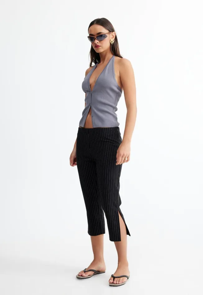 Pants Women Lioness Fashion LEO CAPRI Onyx Pinstripe Pants Women Lioness Fashion LEO CAPRI Onyx Pinstripe