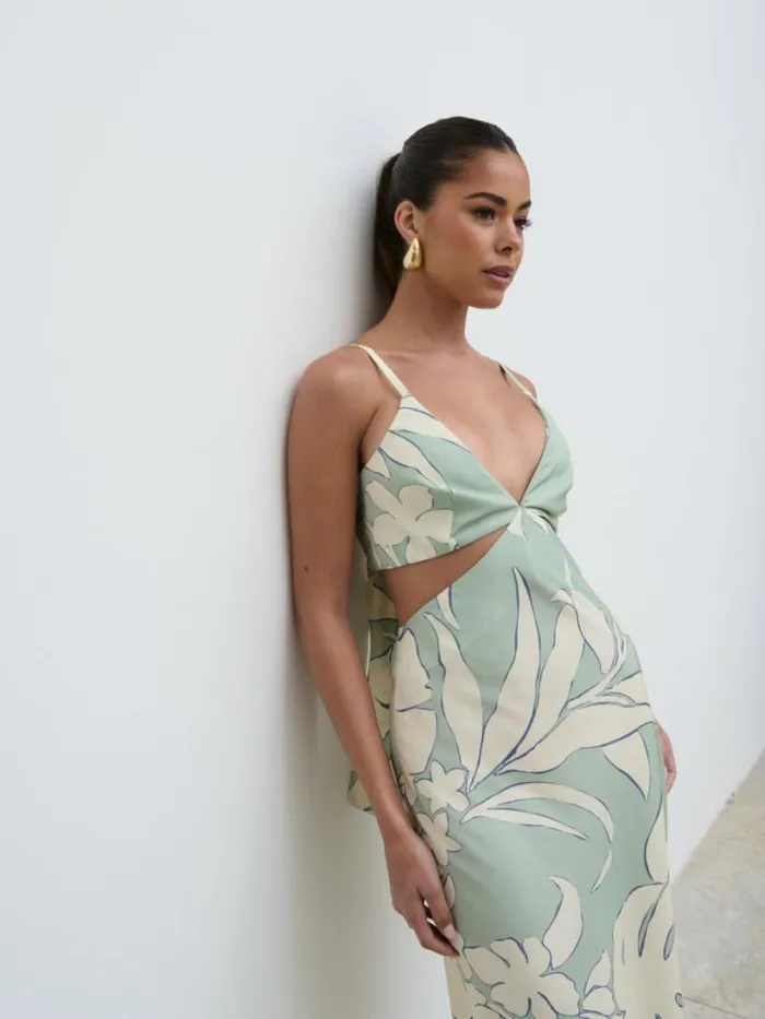 Pretty Lavish Dresses Women Nellie Cut Out Maxi Dress Seaspray Floral