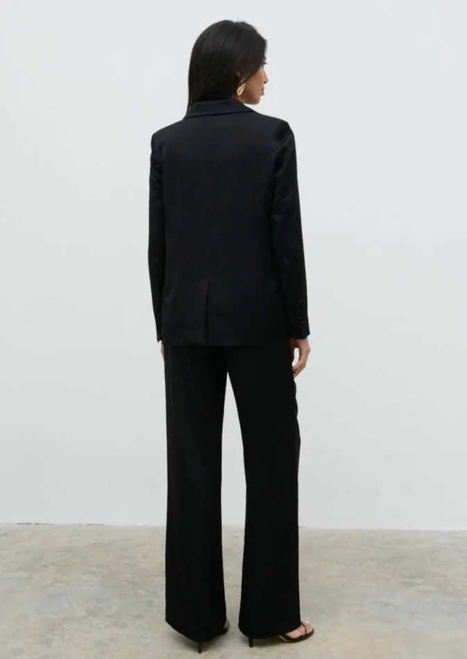 Pretty Lavish Outerwear Women Callie Satin Blazer Black