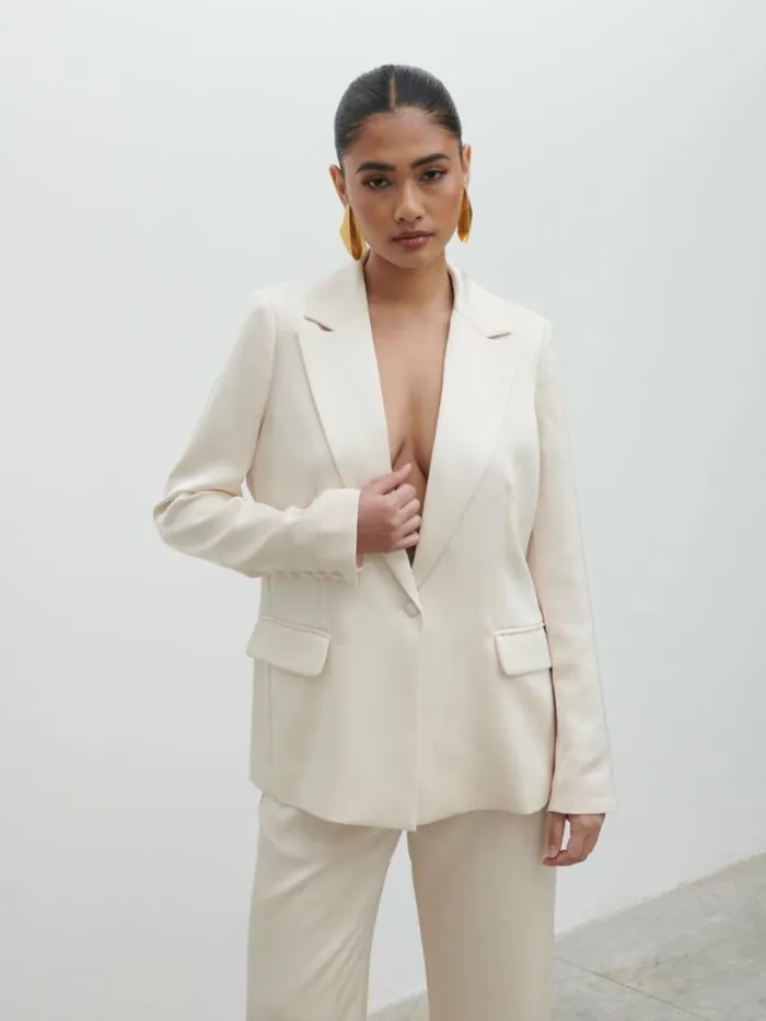 Pretty Lavish Outerwear Women Callie Satin Suit Jacket White