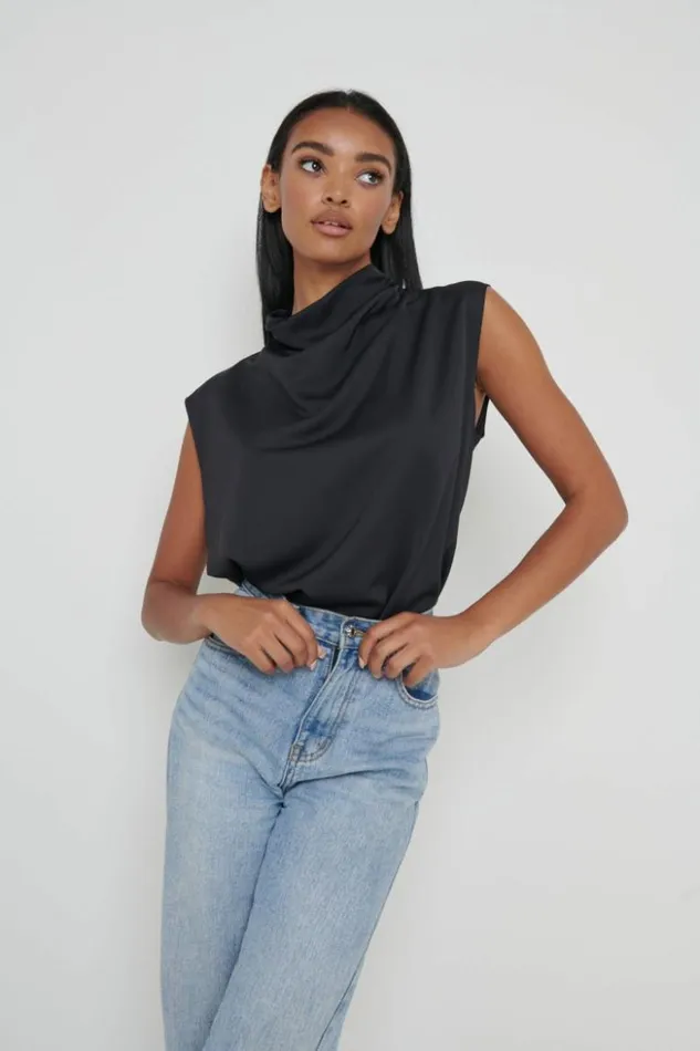 Pretty Lavish Tops Women Farrah Blouse Black