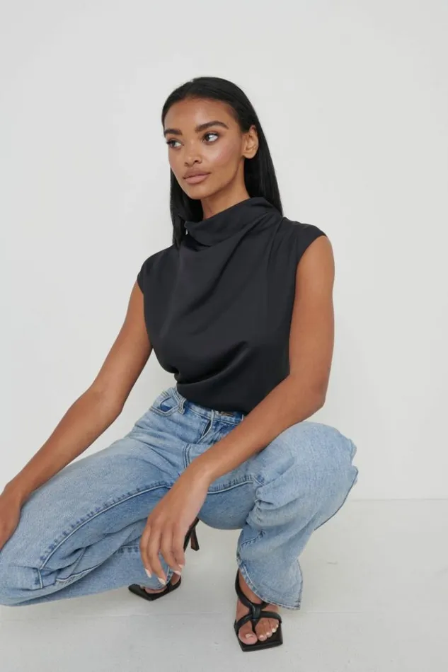 Pretty Lavish Tops Women Farrah Blouse Black