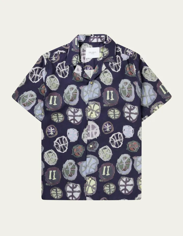 ShirtsOvershirts Men Les Deux Artist AOP SS Shirt 8211 Dark NavyMulticolor AOP ShirtsOvershirts Men Les Deux Artist AOP SS Shirt 8211 Dark NavyMulticolor AOP